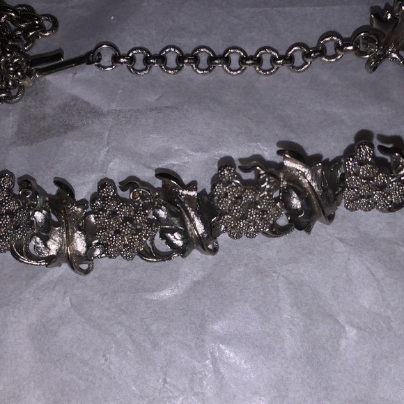 Silver grape vine necklace - Picture 4 of 5